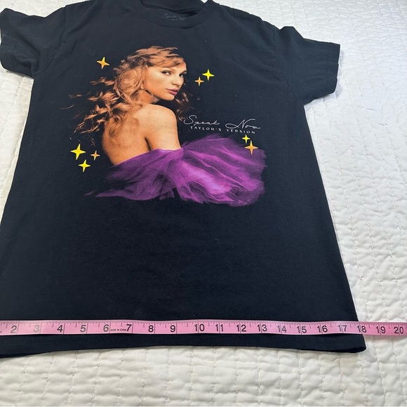 Taylor Swift Black and  Purple SPEAK NOW Graphic Tee Taylor’s Version - Picture 5 of 9